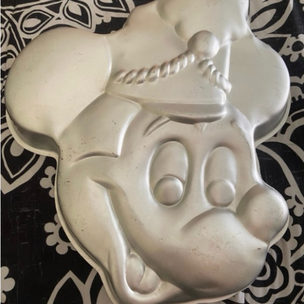 Vintage Mickey Mouse Parade Leader Cake Pan